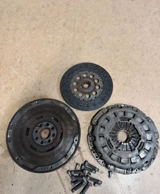 BMW 5 E39 Clutch set kit 7512329