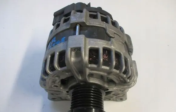 Renault Kadjar Generator/alternator 231001993R