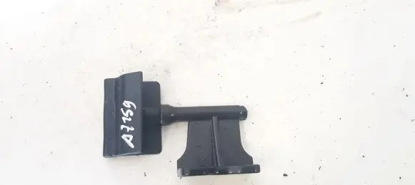 Engine bonnet (hood) release handle