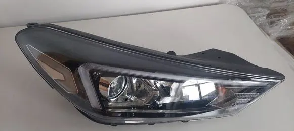 Hyundai Tucson TL Headlight/headlamp D792111A20 92102D7600