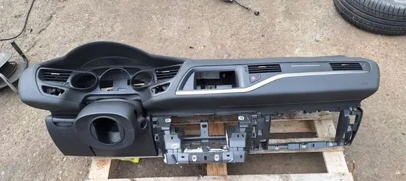 Citroen C5 Dashboard 63040113 9682190980