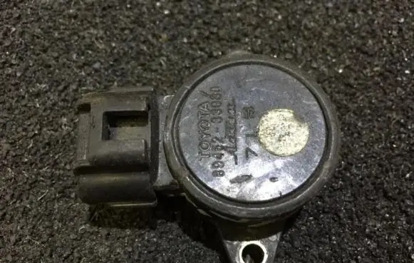 Toyota RAV 4 (XA10) Throttle valve position sensor 8945233030