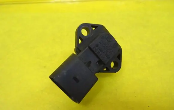 Volkswagen Polo III 6N 6N2 6NF Air pressure sensor 030906051A