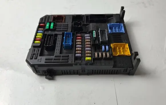 Opel Crossland X Fuse box set 9832880280 3242062599 28709099
