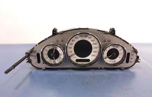 Mercedes-Benz CLS C219 Speedometer (instrument cluster) 2195401847