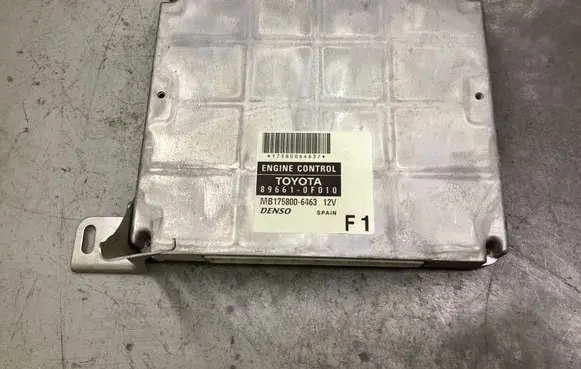 Toyota Corolla Verso AR10 Engine control unit/module 1758006463 896610F010 MB1758006463