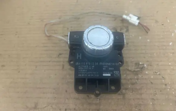 Mercedes-Benz CLS C219 Head unit multimedia control A1728701258 03358210102 A1728701158