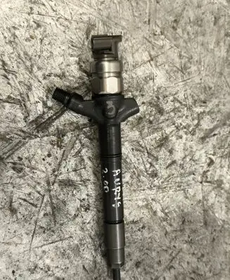Toyota Auris 150 Fuel injector 236700R180