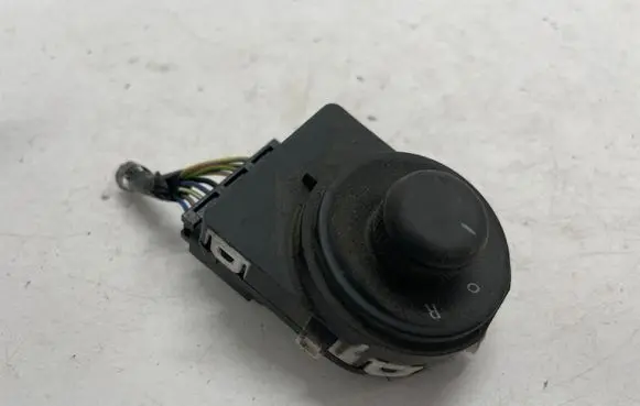 Opel Astra J Wing mirror switch 13271827