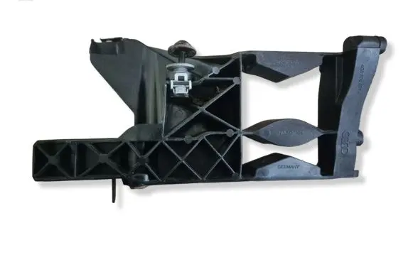 Audi A6 S6 C7 4G Headlight/headlamp mounting bracket 4G0805607A