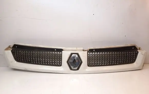 Renault Master II Front bumper upper radiator grill 8200233765