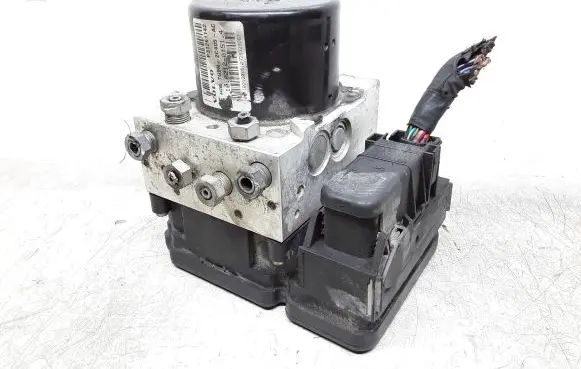 Volvo V70 ABS Pump 31261142