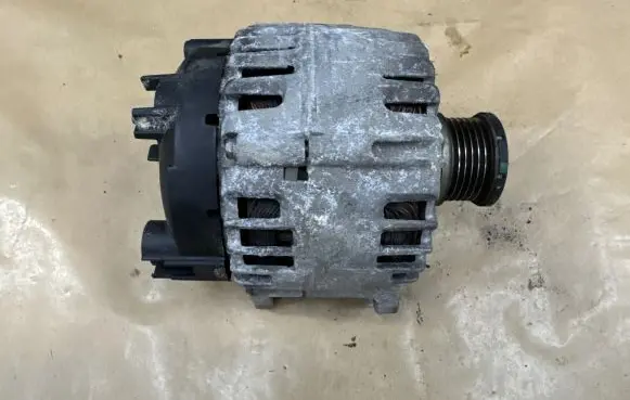 Volkswagen Golf VII Generator/alternator 03L903023L