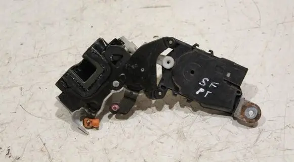 Subaru Forester SF Rear door lock