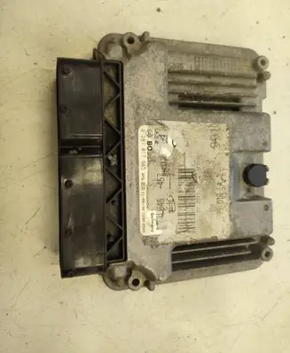 Audi A6 C7 Engine control unit/module 0281017645