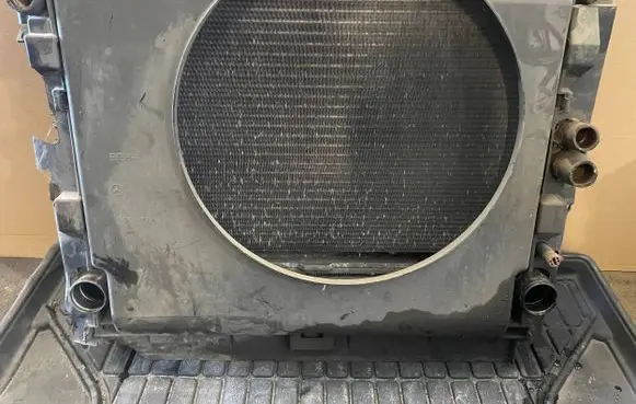 Mercedes-Benz E W210 Coolant radiator A2105005803