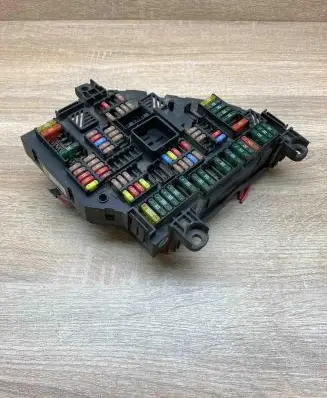 BMW 5 F10 F11 Fuse module 9210857 17033452