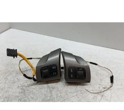 Opel Zafira B Steering wheel buttons/switches 13126750 305260285057