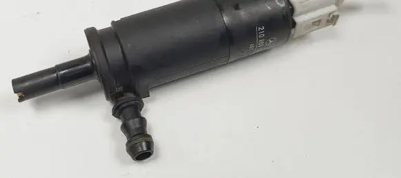 Mercedes-Benz S W220 Windscreen/windshield washer pump 2108691221