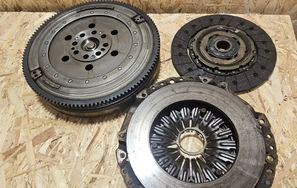 BMW 1 E81 E87 Clutch set kit 324063910 124052310