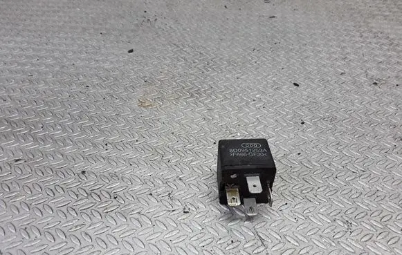 Volkswagen PASSAT B5 Other relay 8D0951253A
