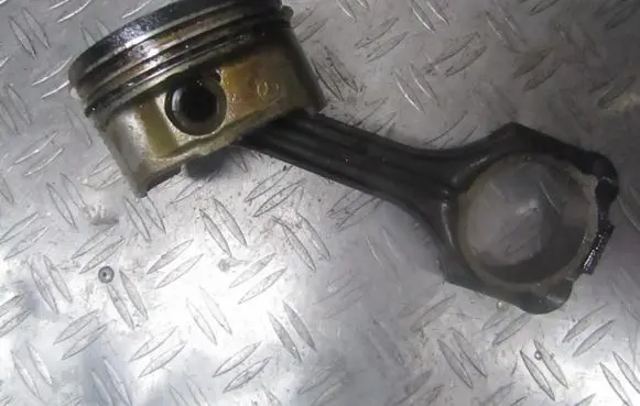 Mercedes-Benz ML W163 Piston with connecting rod