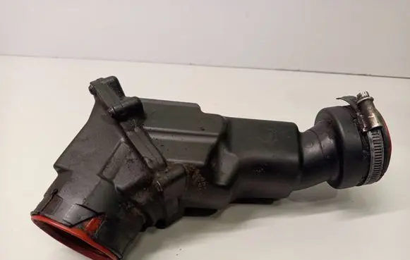 Volvo V70 Intake resonator 30740895