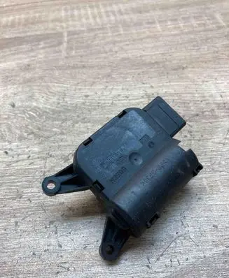 Audi A3 S3 8P Air flap motor/actuator 1K1907511G 0132801338