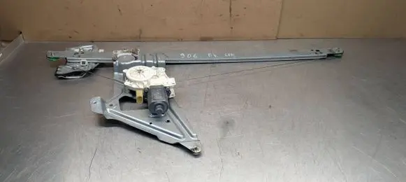 Mercedes-Benz Sprinter W906 Front door electric window regulator A9067200146
