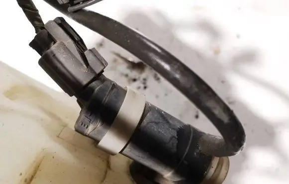 Subaru Legacy Windscreen/windshield washer pump