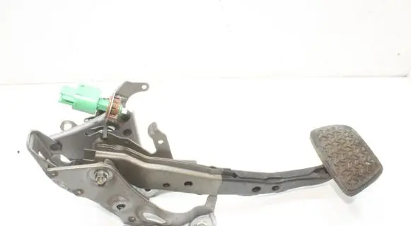 Lexus CT 200H Brake pedal 
