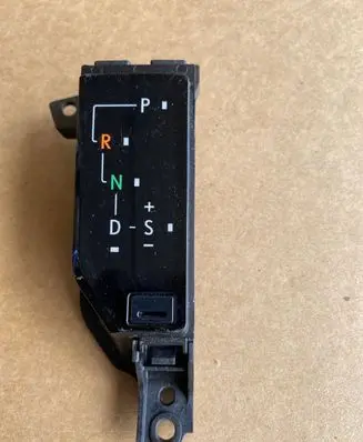 Lexus NX Gear shift selector indicator 76J744