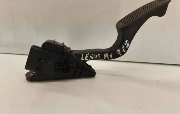 Lexus RX 300 Accelerator throttle pedal 7812048090 1988003050
