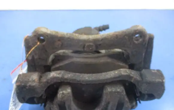 Toyota Corolla Verso E121 Front brake caliper
