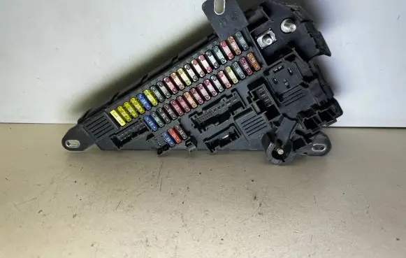 BMW 5 E60 E61 Fuse module 9138830 913883001 518956057