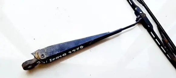 Volkswagen PASSAT B3 Rear wiper blade arm 333955707A