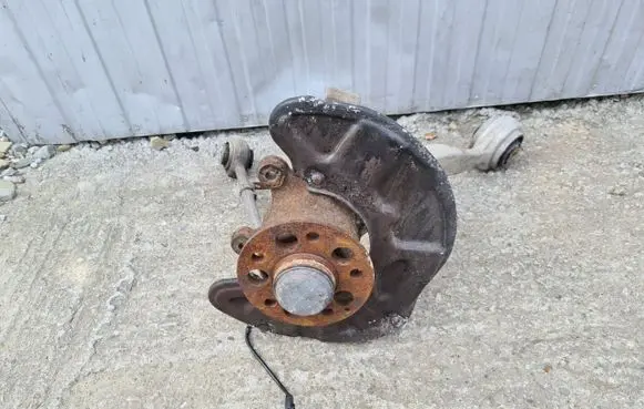 Mercedes-Benz E W212 Front wheel hub