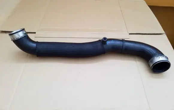 Volkswagen Touareg I Intercooler hose/pipe 7L6145979C