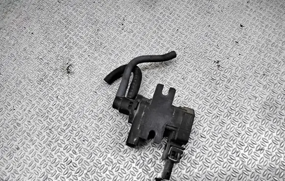 Vacuum valve