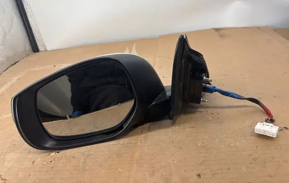 Infiniti Q50 Front door electric wing mirror E11038068 8324APAN