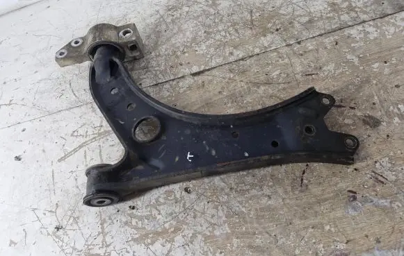 Volkswagen Golf V Front lower control arm/wishbone