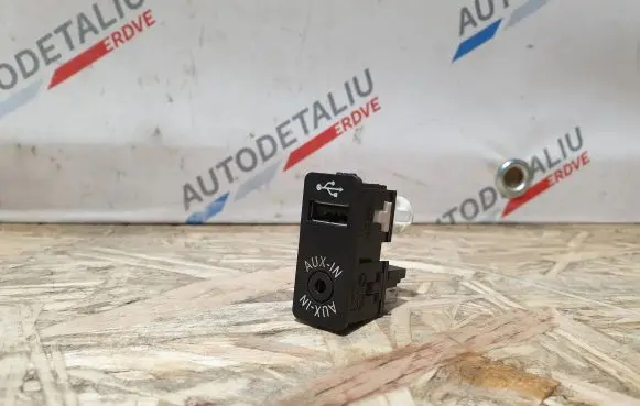 BMW 3 GT F34 USB socket connector 9229246 84109229246