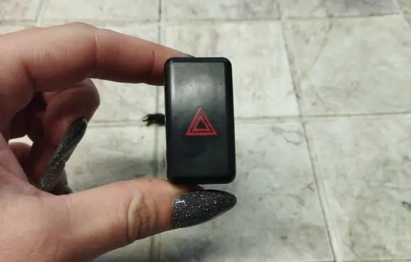 Mazda 3 I Hazard light switch 03750330 BP4K664H0