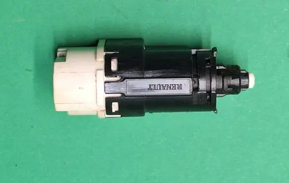 Renault Clio IV Brake pedal sensor switch 253206170r