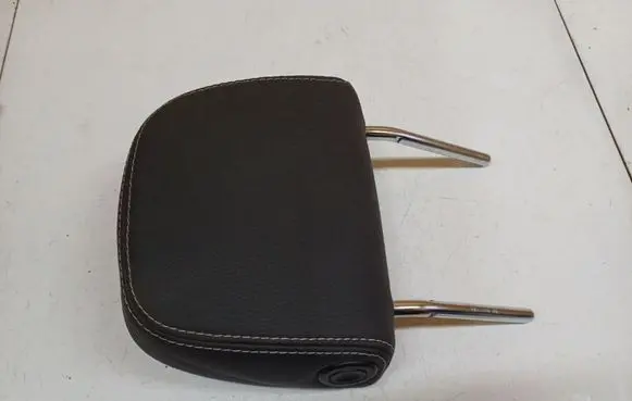 Opel Zafira B Front seat headrest 