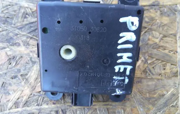 Nissan Primera Air flap motor/actuator 3T05030820 020318