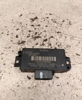 Renault Captur II Parking PDC control unit/module 284L04495R E372900