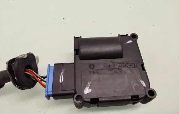 Audi A8 S8 D3 4E Air flap motor/actuator 0132801369