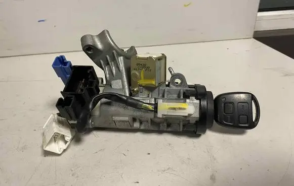 Toyota Corolla E120 E130 Ignition lock 45020 8543212030 4171F13