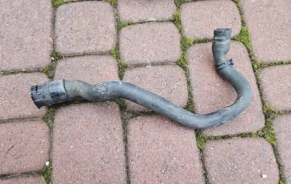 Opel Adam Engine coolant pipe/hose 13372287 565563897